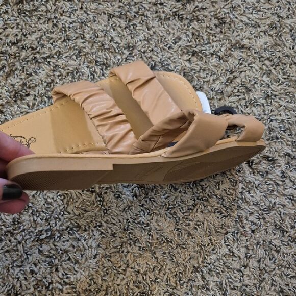 Tan Women's Double Strap Faux Leather Sandals sz 9 - Picture 6 of 8